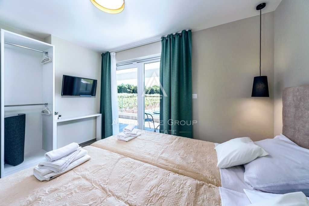 Čudovita moderna vila z bazenom, Istra, Poreč