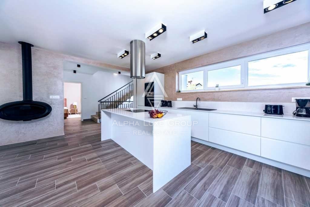 Čudovita moderna vila z bazenom, Istra, Poreč