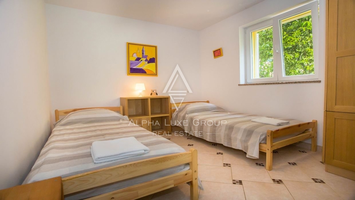 Hiša s 4 stanovanjskimi enotami, Istra, Poreč