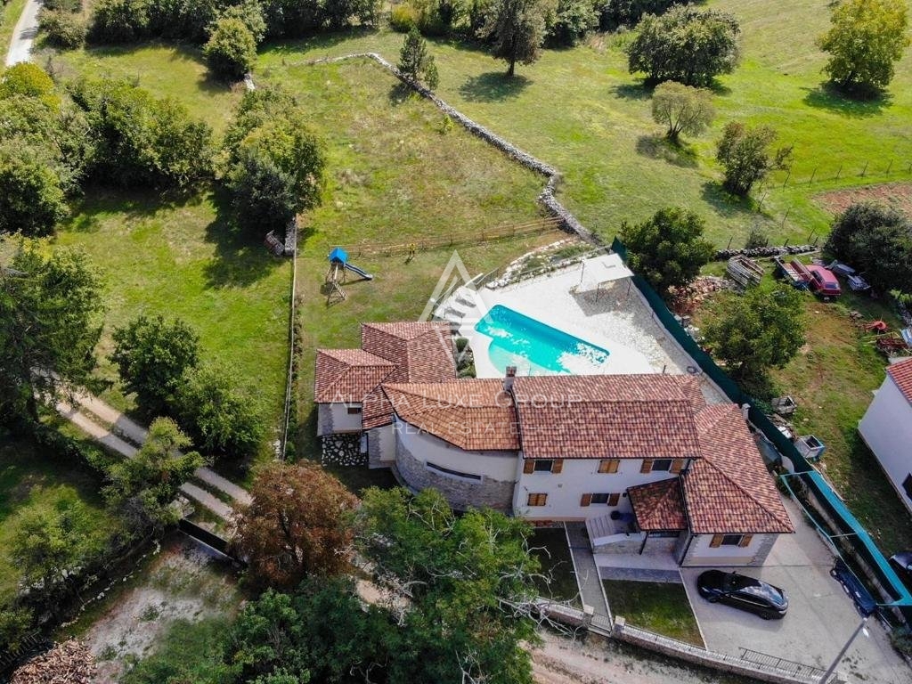 Vila z bazenom, mirna lokacija, Žminj.