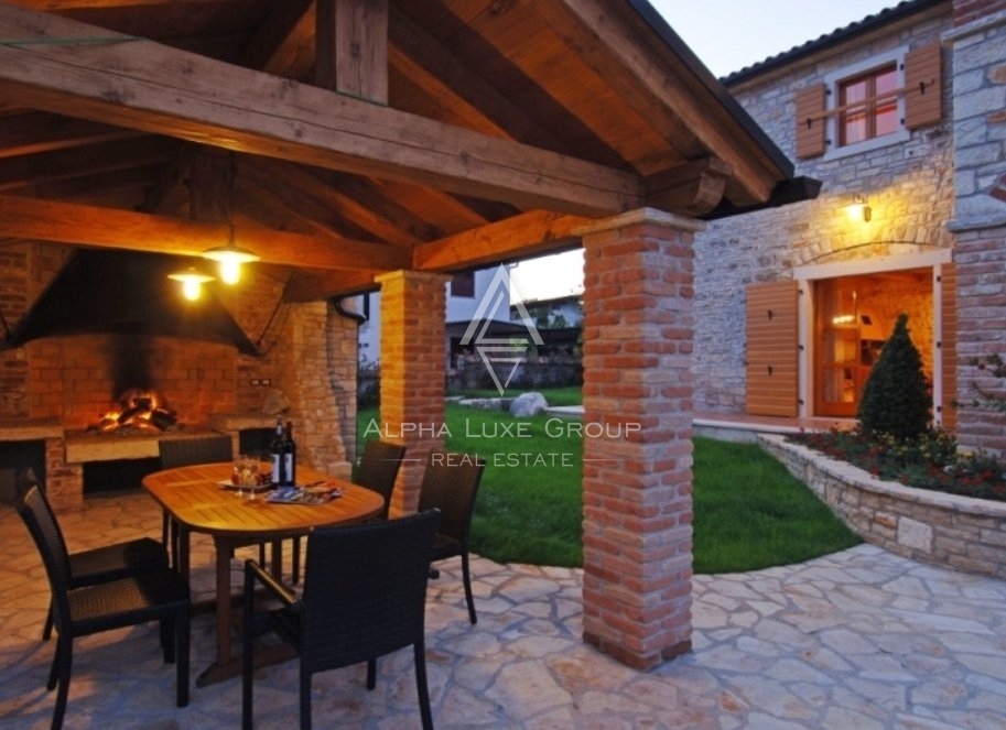 Istrska kamnita vila, Vila z bazenom, območje Poreča.