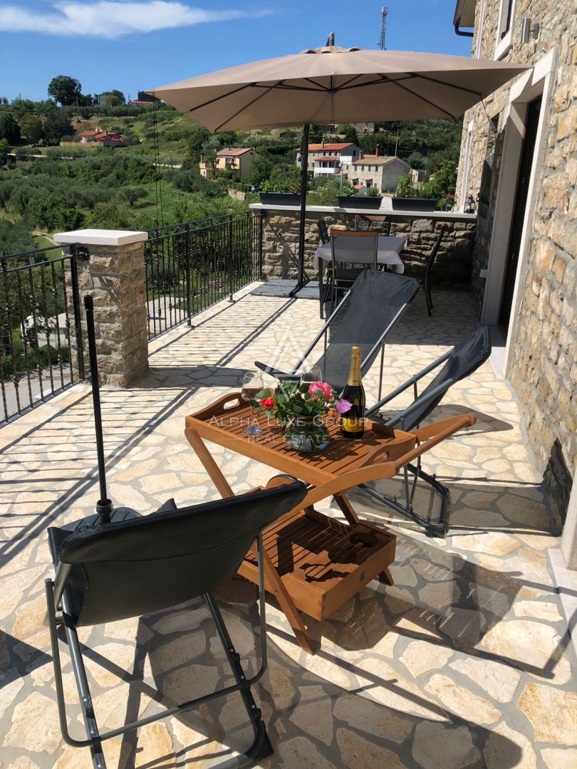 Buje, Istra – Prenovljena kamnita hiša z odprtim razgledom