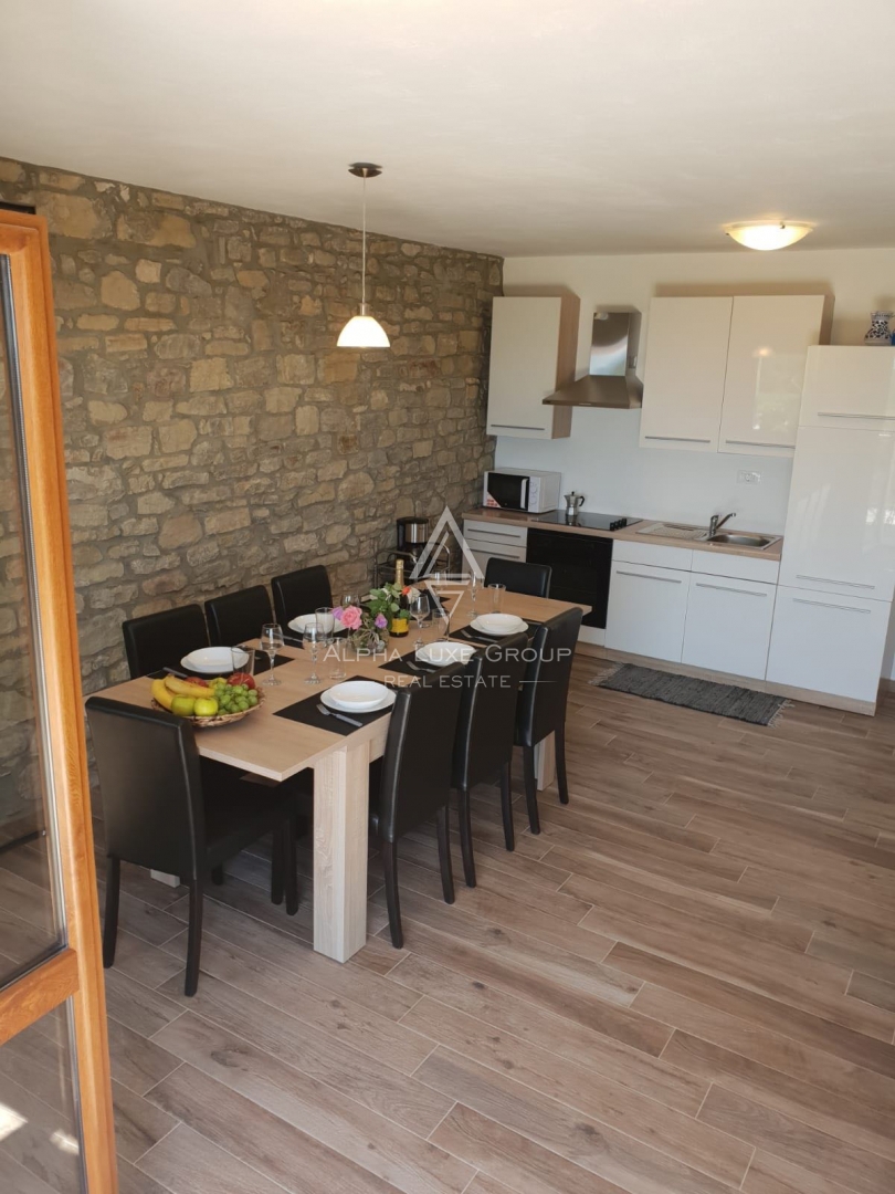 Buje, Istra – Prenovljena kamnita hiša z odprtim razgledom