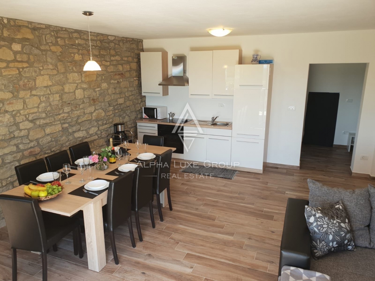 Buje, Istra – Prenovljena kamnita hiša z odprtim razgledom