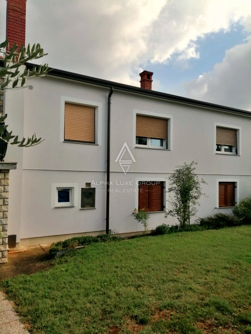 Finida, Umag: Prostorna hiša s štirimi apartmaji