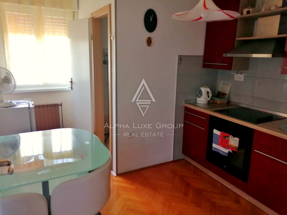 Finida, Umag: Prostorna hiša s štirimi apartmaji