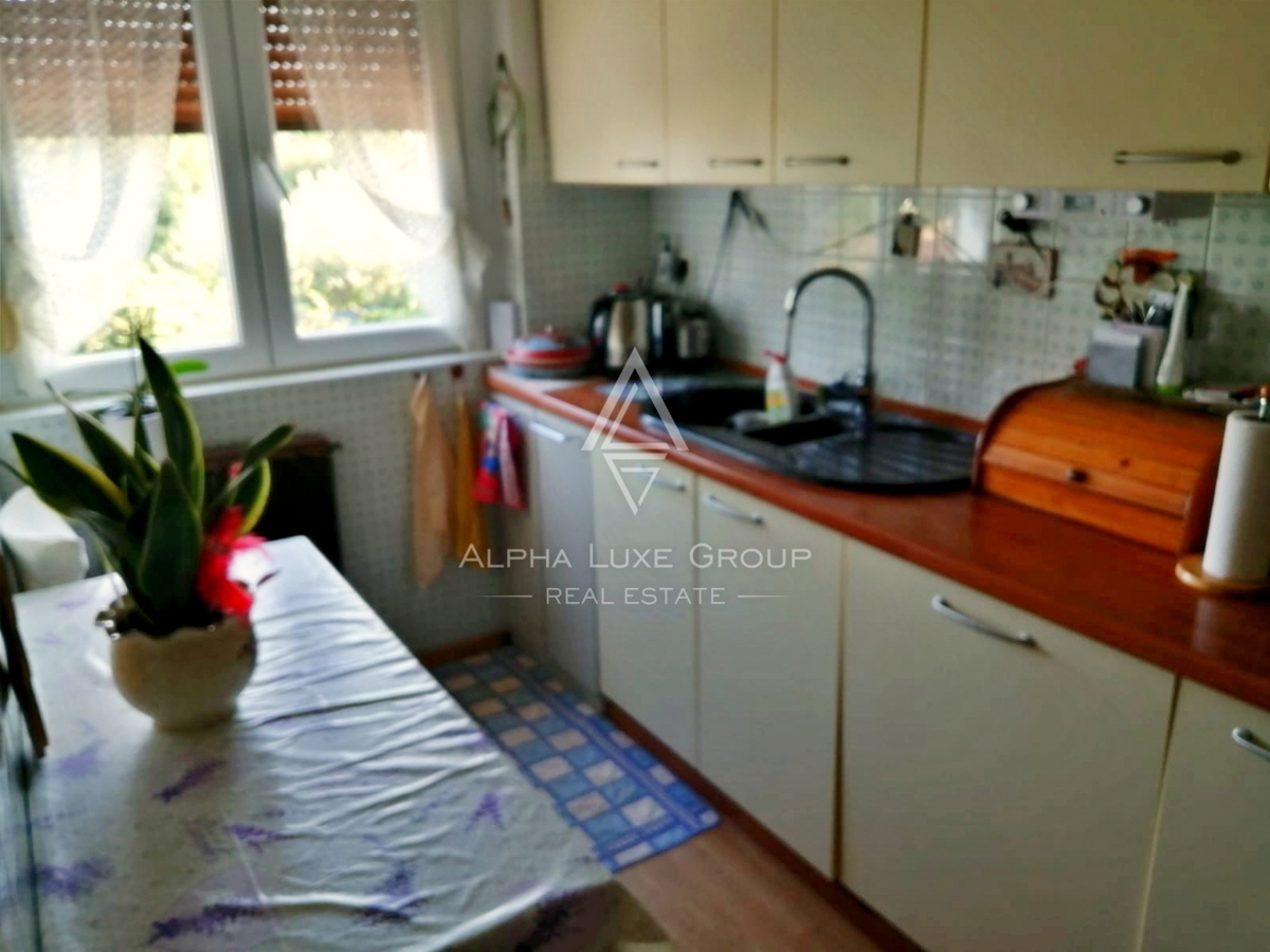 Finida, Umag: Prostorna hiša s štirimi apartmaji
