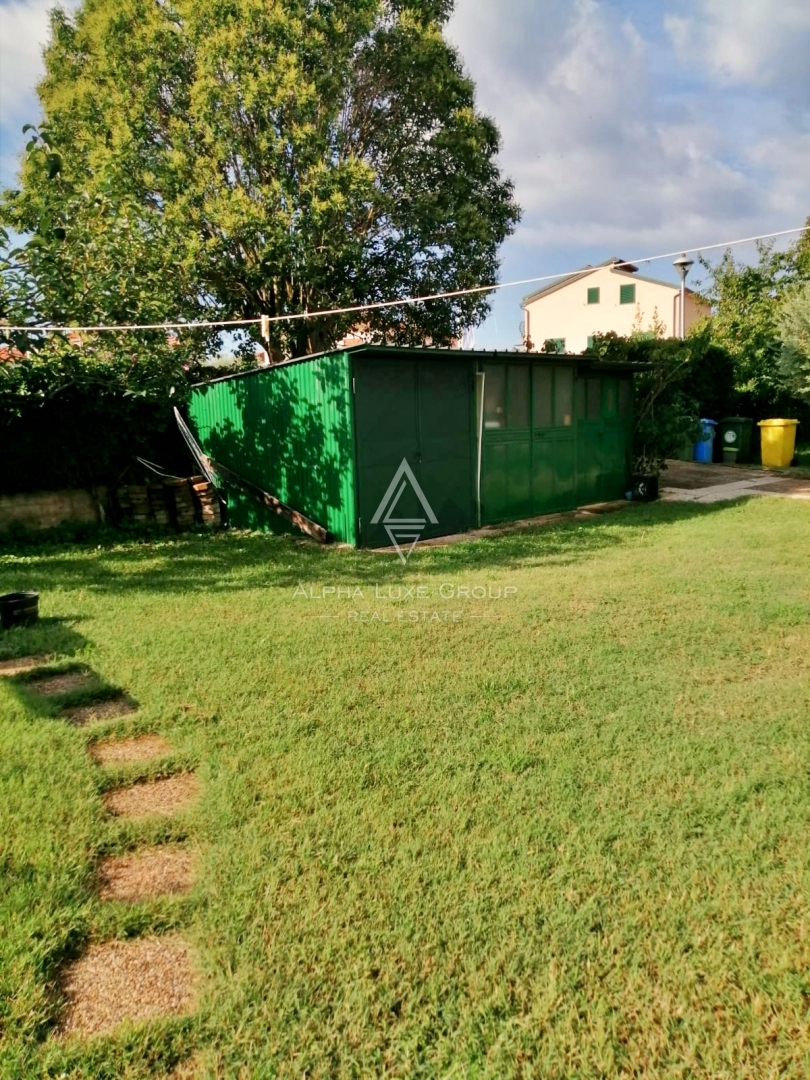 Finida, Umag: Prostorna hiša s štirimi apartmaji