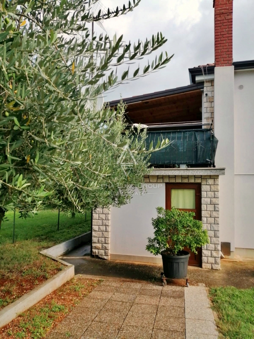 Finida, Umag: Prostorna hiša s štirimi apartmaji