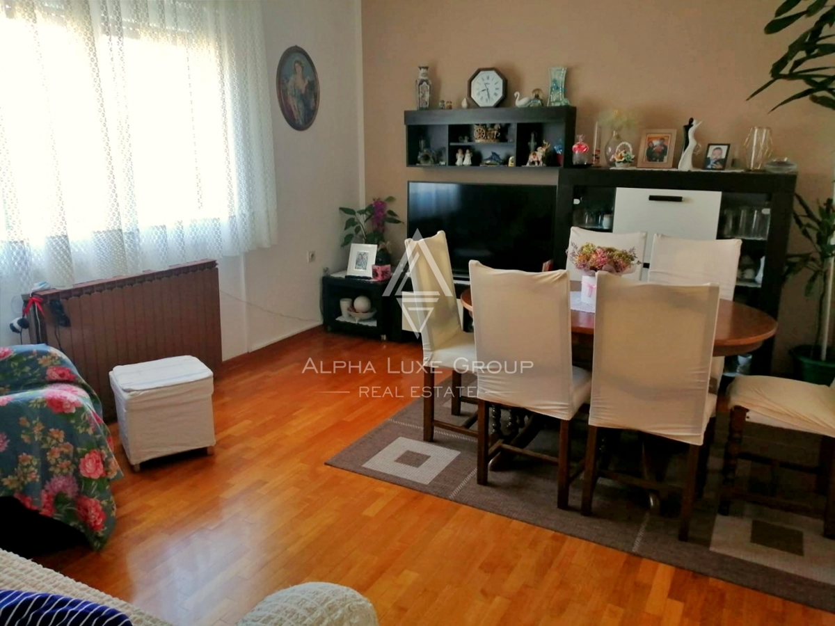 Finida, Umag: Prostorna hiša s štirimi apartmaji