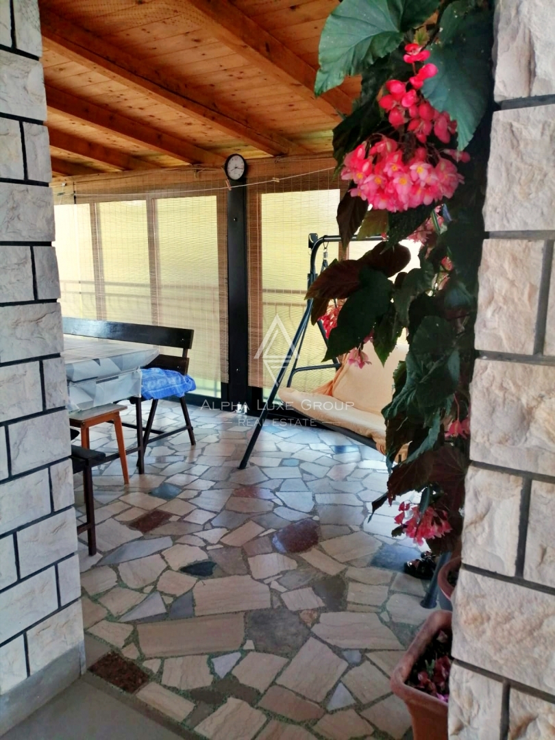 Finida, Umag: Prostorna hiša s štirimi apartmaji