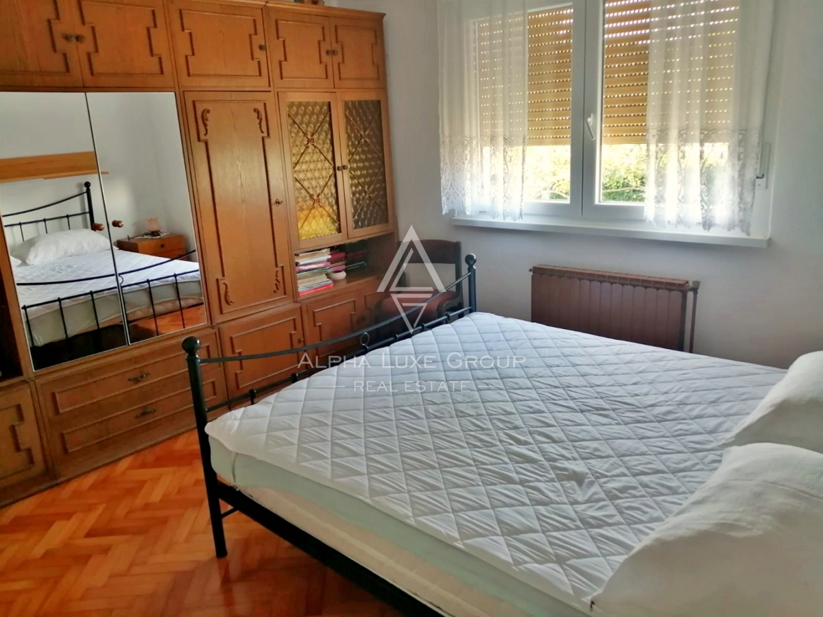 Finida, Umag: Prostorna hiša s štirimi apartmaji