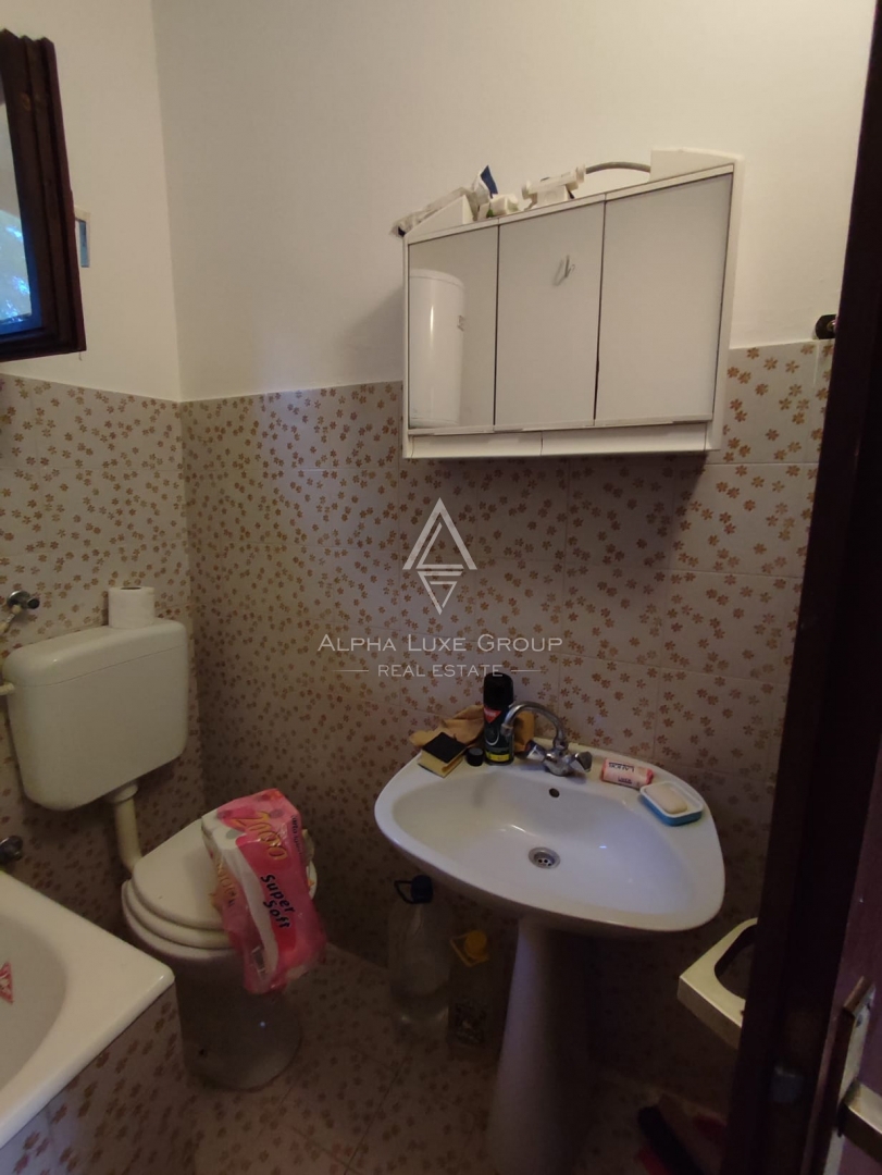 Tinjan, Istra: Družinska hiša z vrtom in garažo