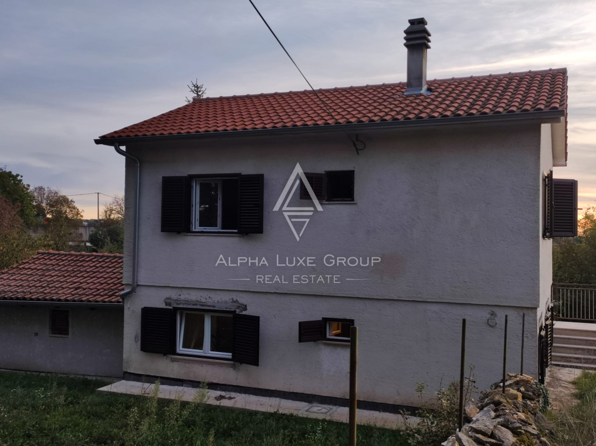 Tinjan, Istra: Družinska hiša z vrtom in garažo