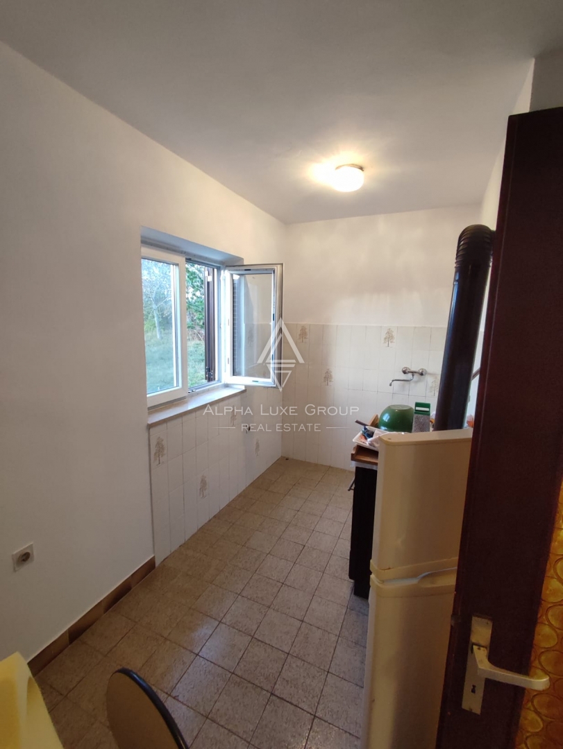 Tinjan, Istra: Družinska hiša z vrtom in garažo