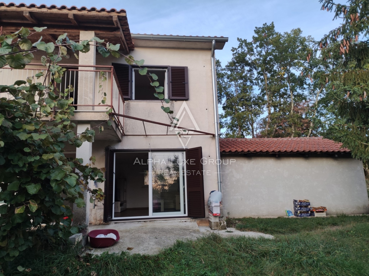 Tinjan, Istra: Družinska hiša z vrtom in garažo