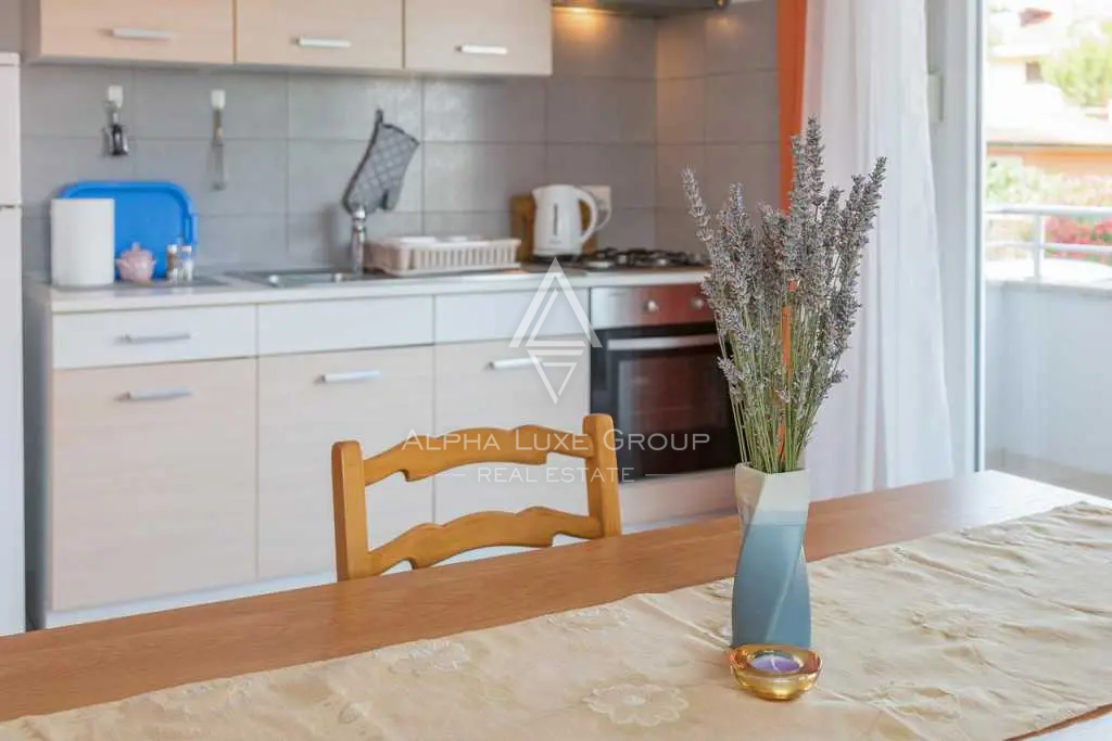 Istra, Pula Valdebek: Apartmajska hiša blizu mesta