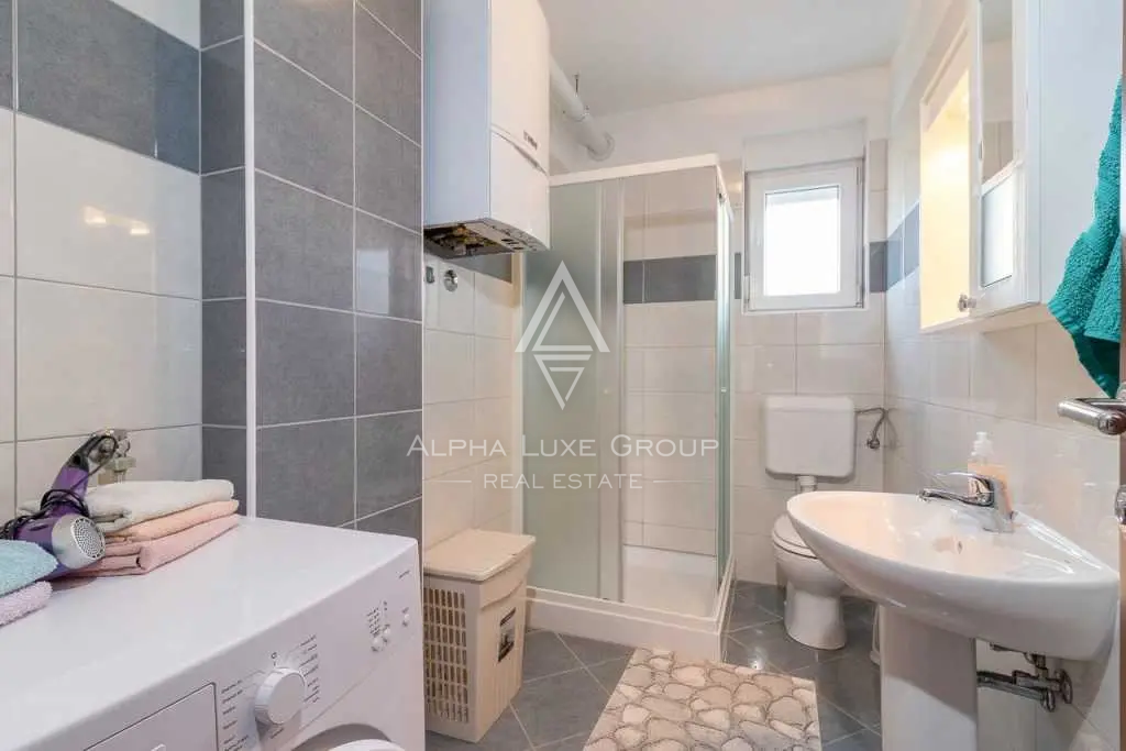 Istra, Pula Valdebek: Apartmajska hiša blizu mesta