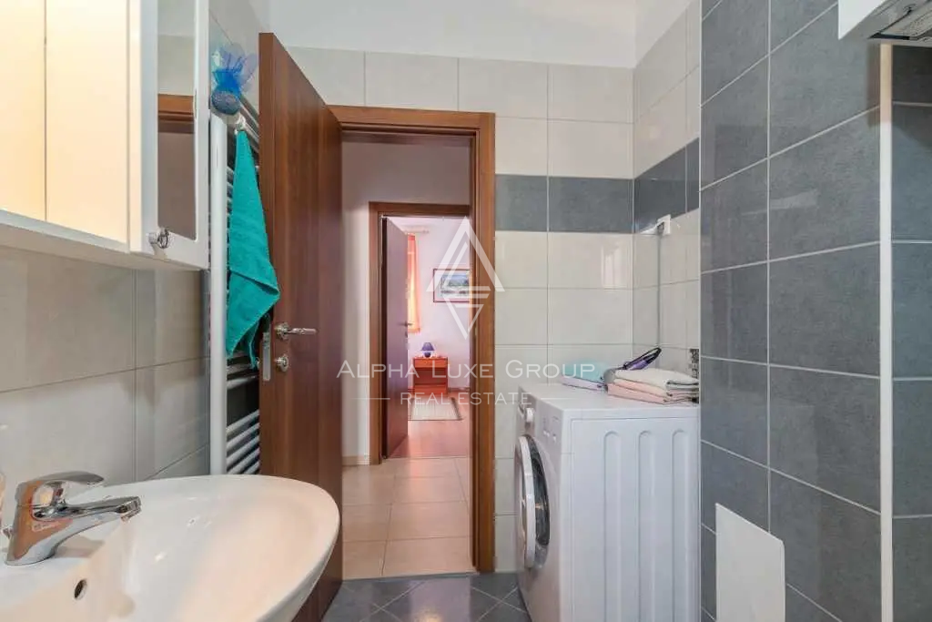 Istra, Pula Valdebek: Apartmajska hiša blizu mesta