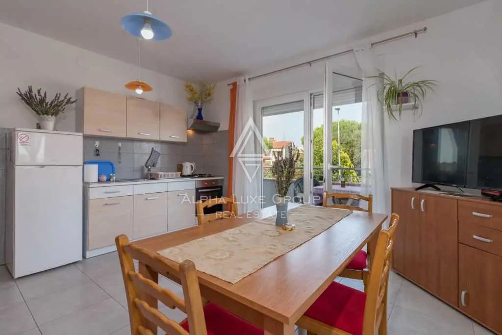 Istra, Pula Valdebek: Apartmajska hiša blizu mesta