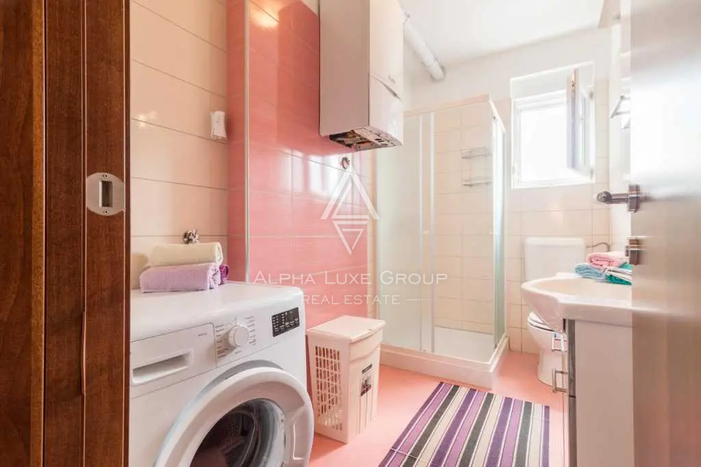 Istra, Pula Valdebek: Apartmajska hiša blizu mesta