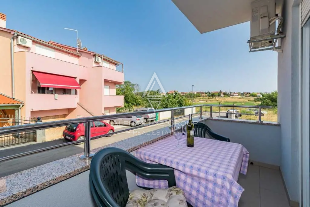 Istra, Pula Valdebek: Apartmajska hiša blizu mesta