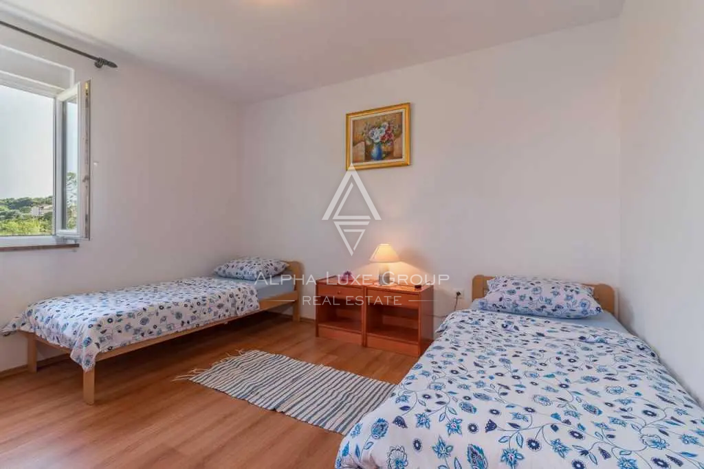 Istra, Pula Valdebek: Apartmajska hiša blizu mesta