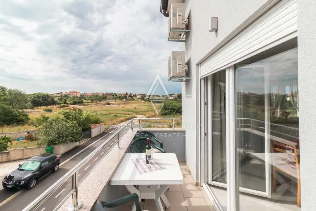 Istra, Pula Valdebek: Apartmajska hiša blizu mesta