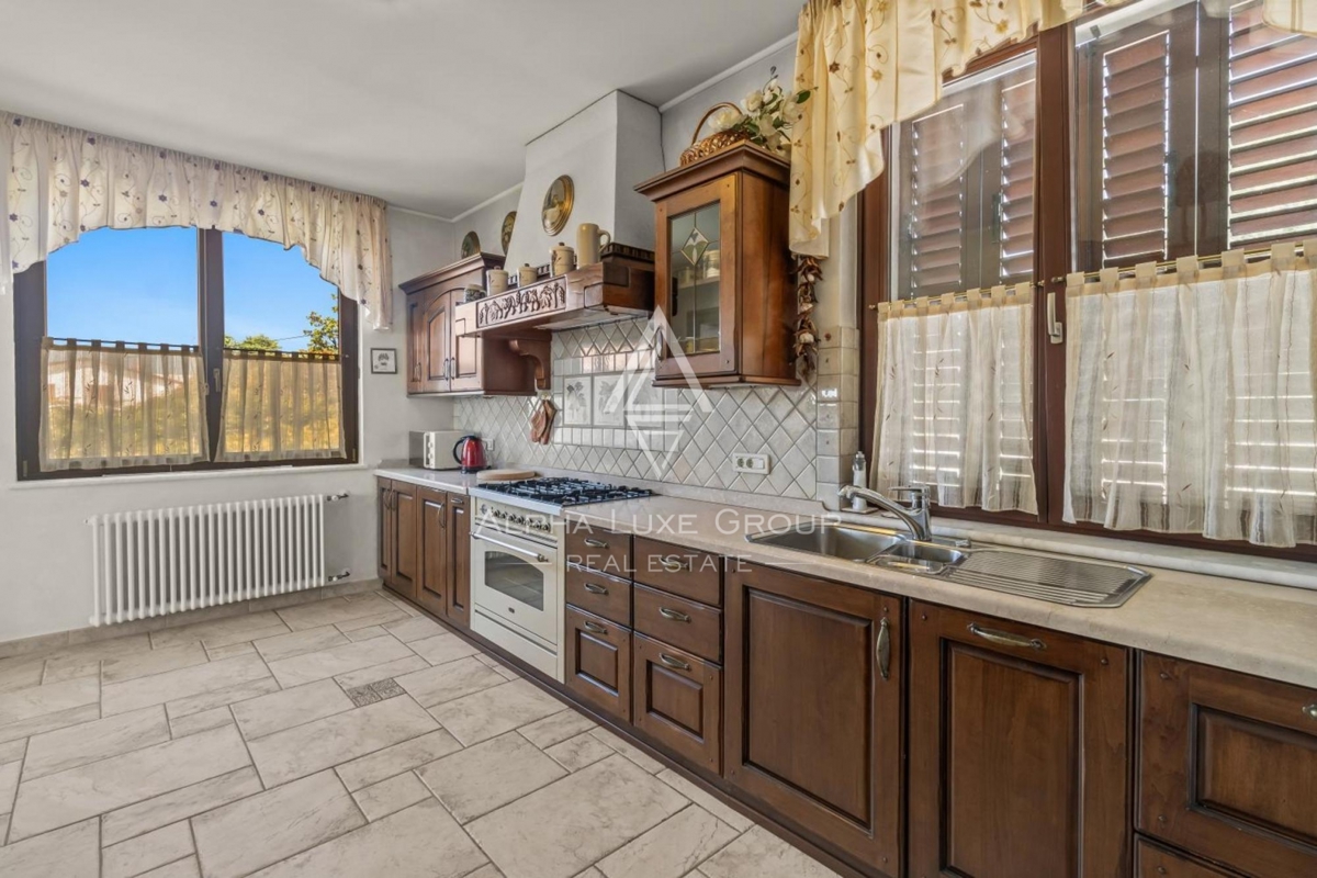 Istra, Umag – Elegantna hiša z razgledom na morje