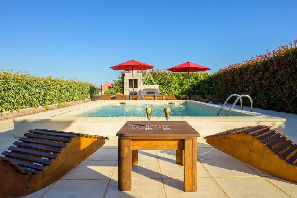 Istra, Rebići: Elegantna vila z bazenom in intimo