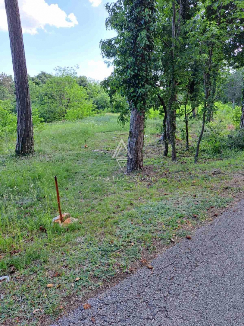 Istra, Labin – Gradbeno zemljišče 2323 m2