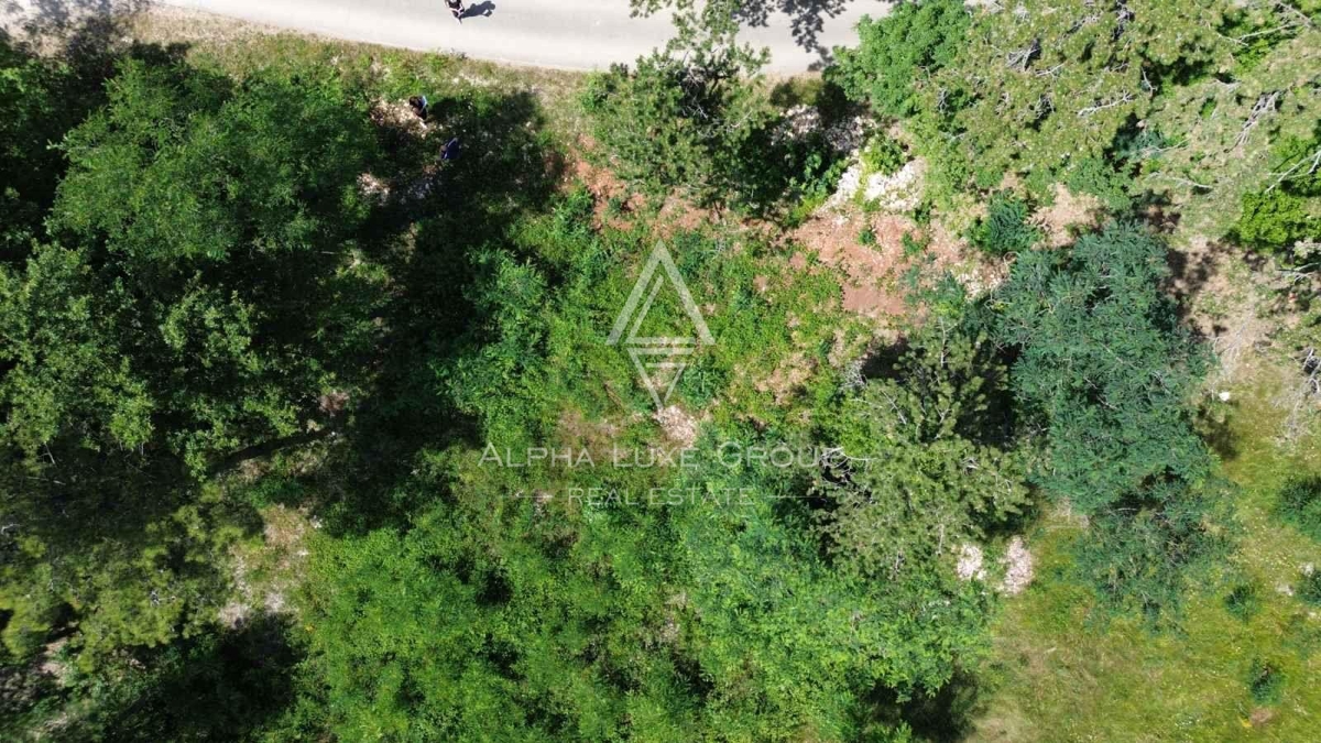 Istra, Labin – Gradbeno zemljišče 2323 m2