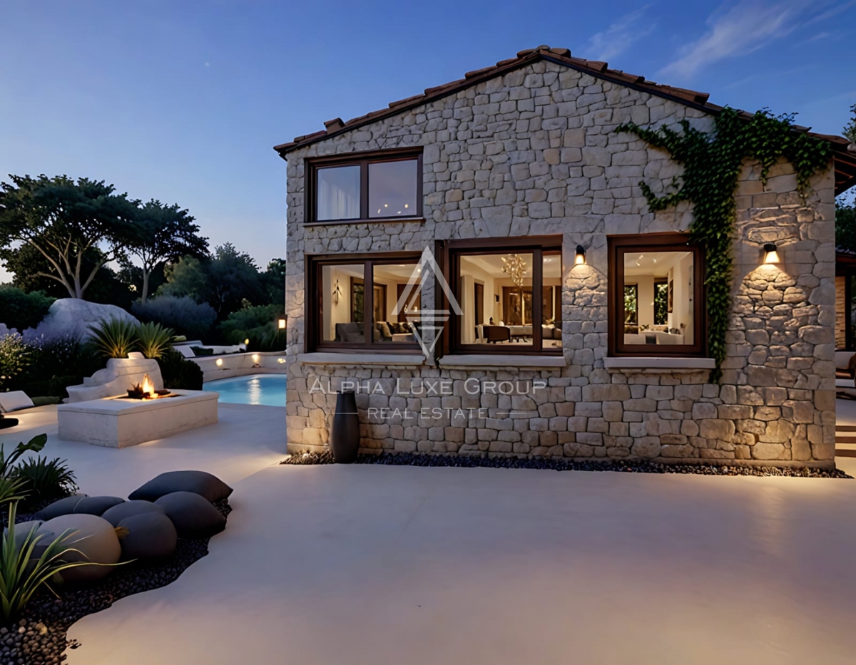 Istra, Bale: Gradbeno zemljišče center z ruševino