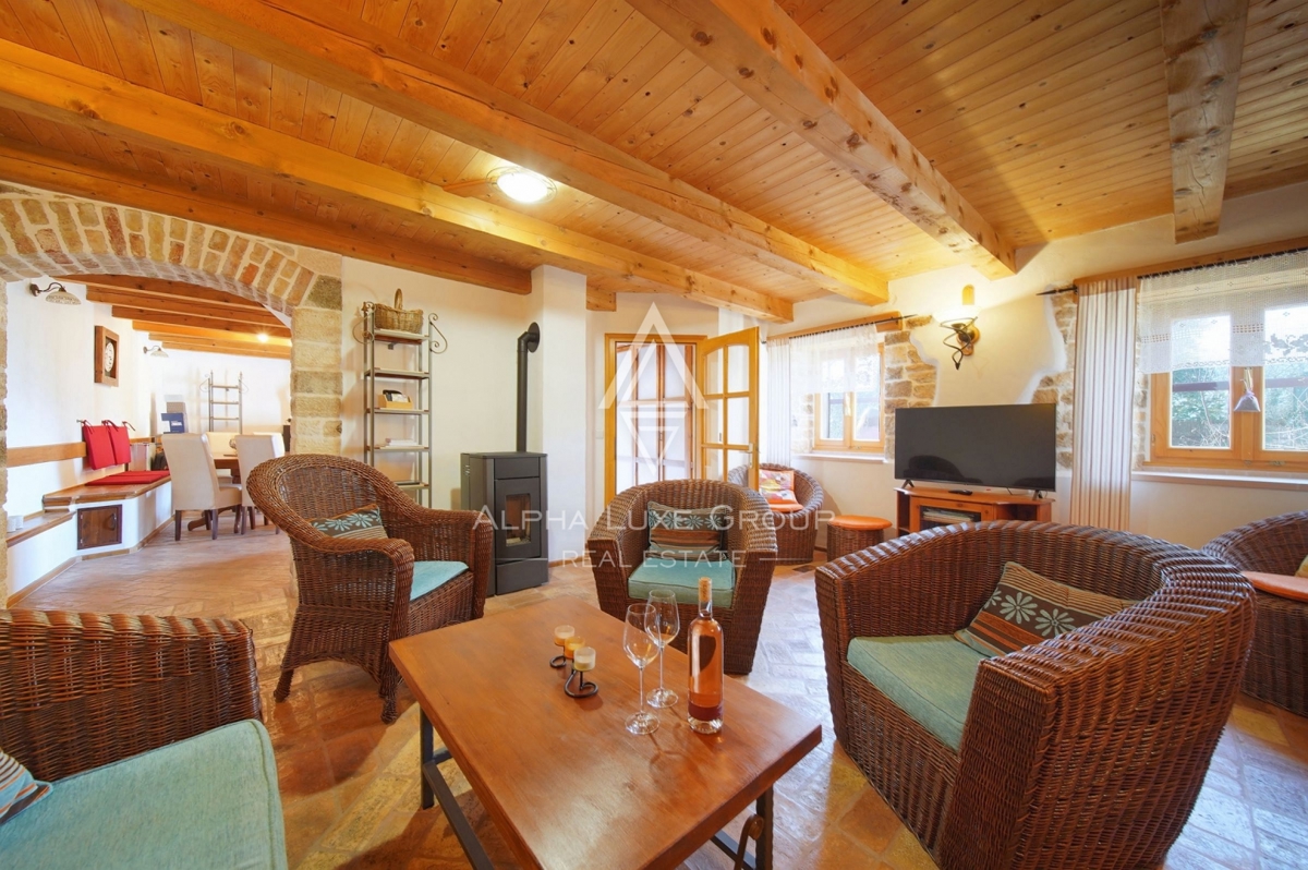 Istra, Kanfanar – Prenovljena kamnita hiša z vrtom