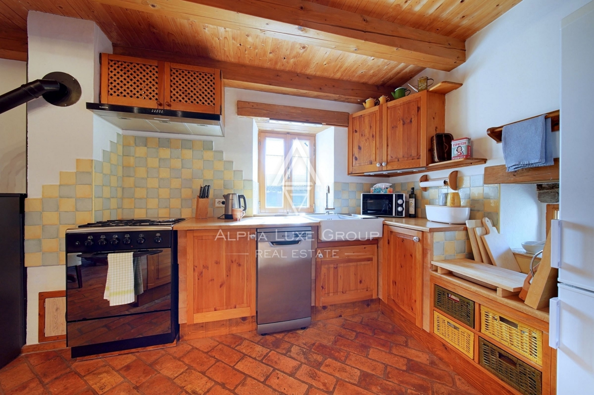 Istra, Kanfanar – Prenovljena kamnita hiša z vrtom