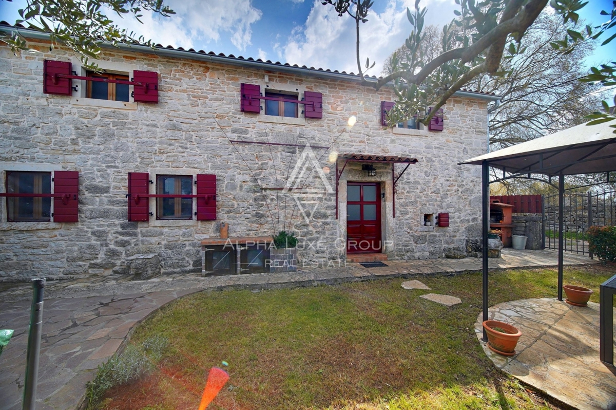 Istra, Kanfanar – Prenovljena kamnita hiša z vrtom