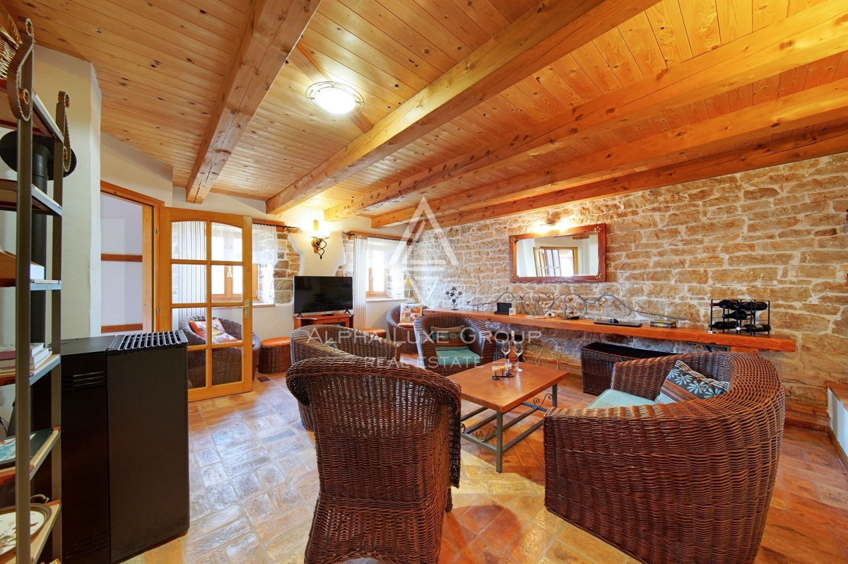 Istra, Kanfanar – Prenovljena kamnita hiša z vrtom