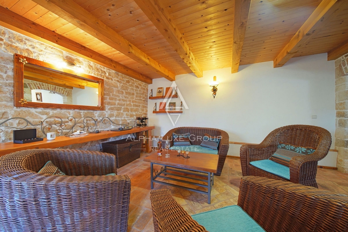 Istra, Kanfanar – Prenovljena kamnita hiša z vrtom