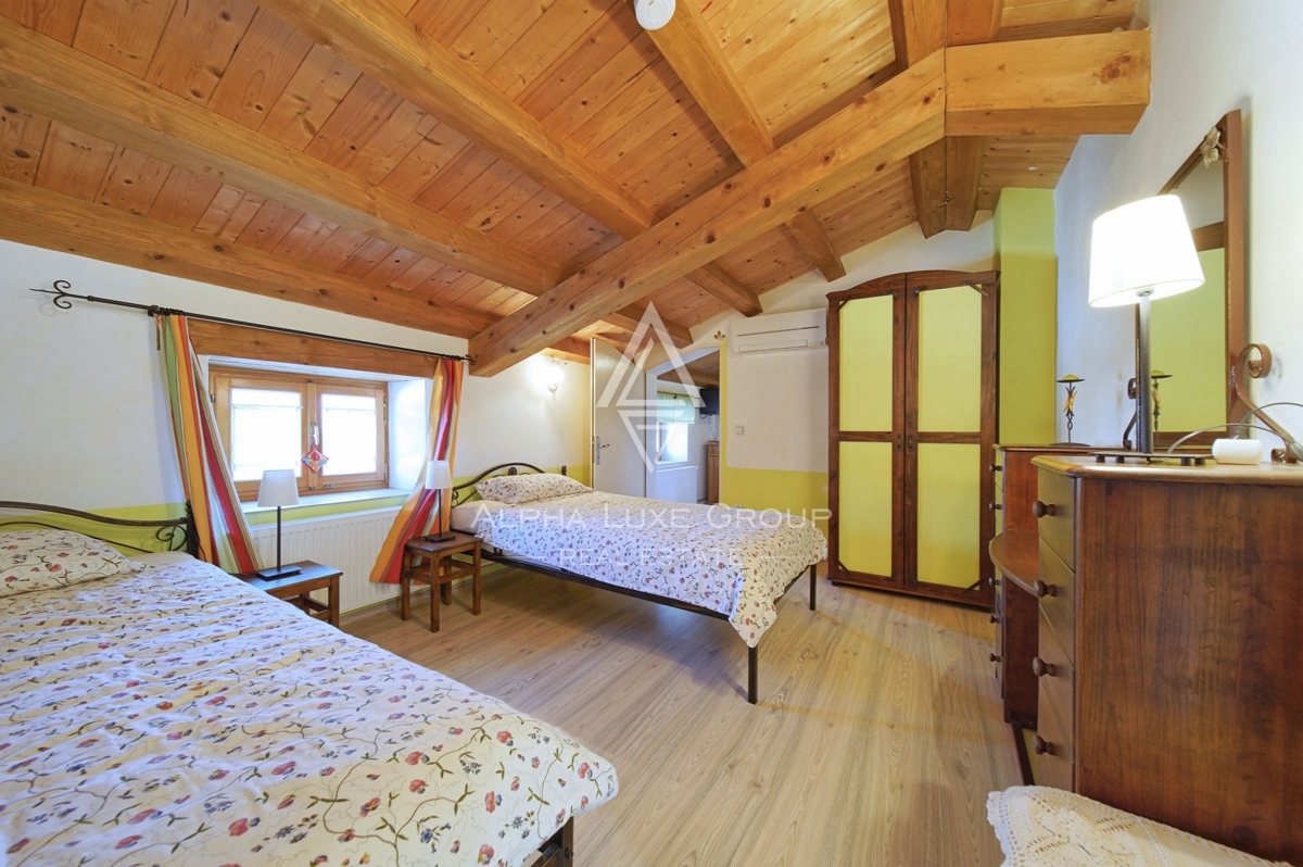 Istra, Kanfanar – Prenovljena kamnita hiša z vrtom