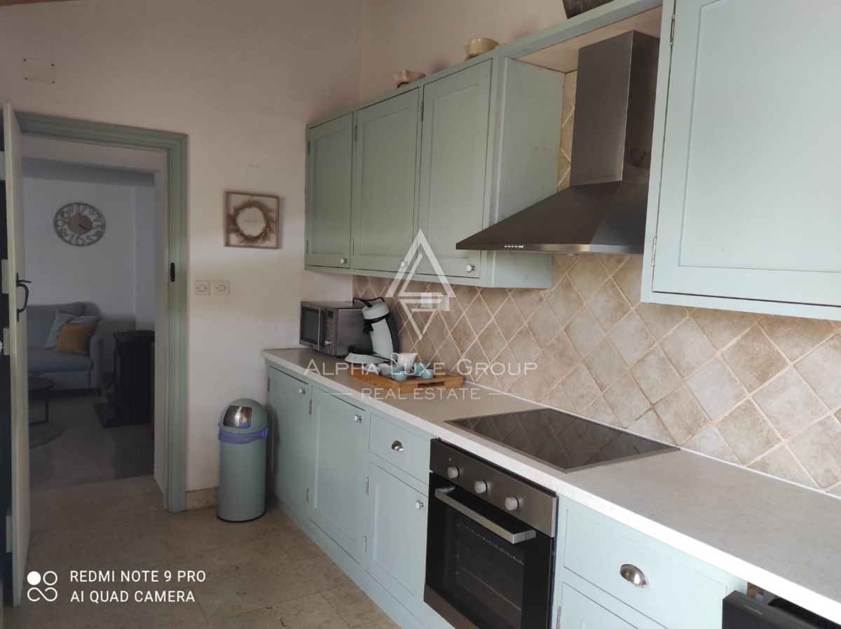 Istra, Poreč – Prekrasno obnovljena kamnita hiša s 4 spalnicami naprodaj