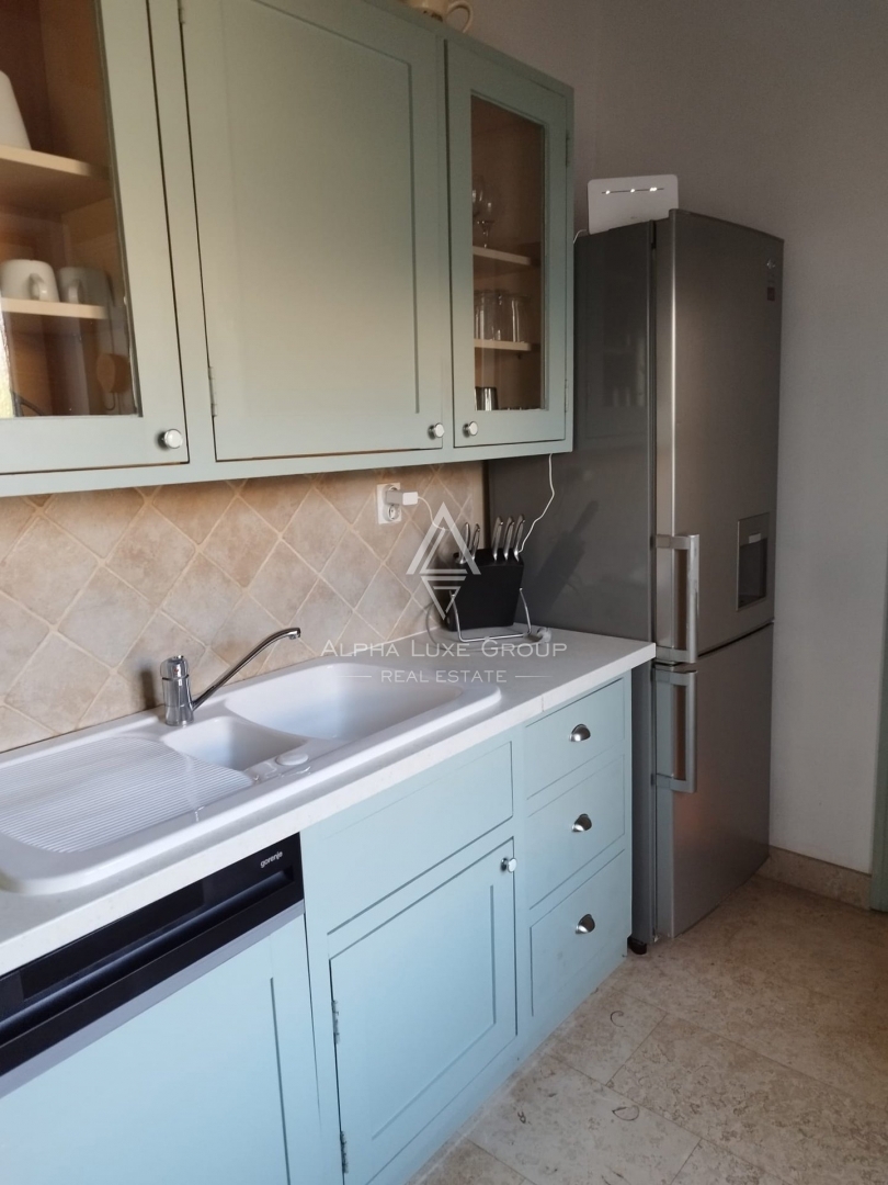 Istra, Poreč – Prekrasno obnovljena kamnita hiša s 4 spalnicami naprodaj