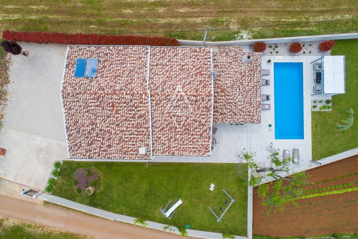 Istra, Barban - Čarobna hiša z bazenom in prostorno teraso