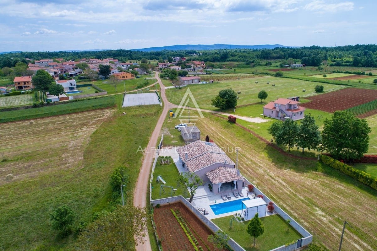 Istra, Barban - Čarobna hiša z bazenom in prostorno teraso
