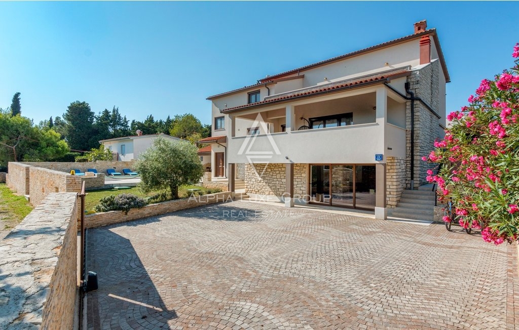 Pula, Premantura - Elitna rezidenca z bazenom