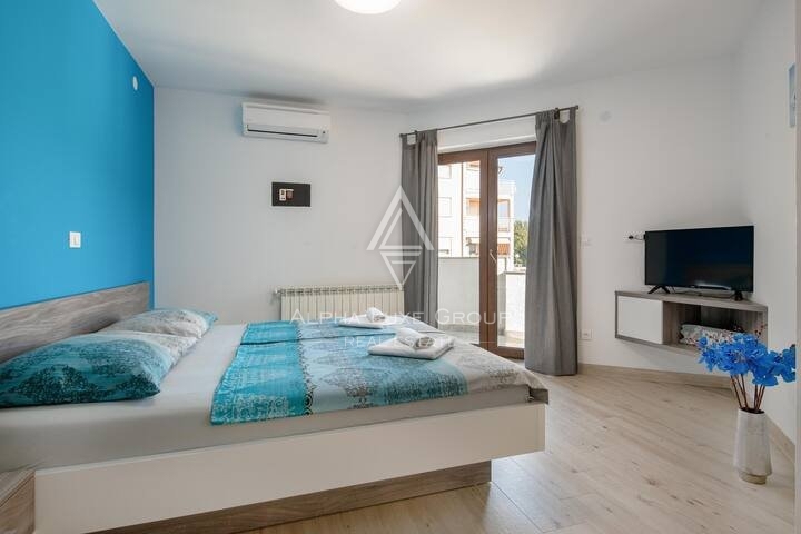 Pula: Prostorna samostojna nepremičnina z več apartmaji naprodaj