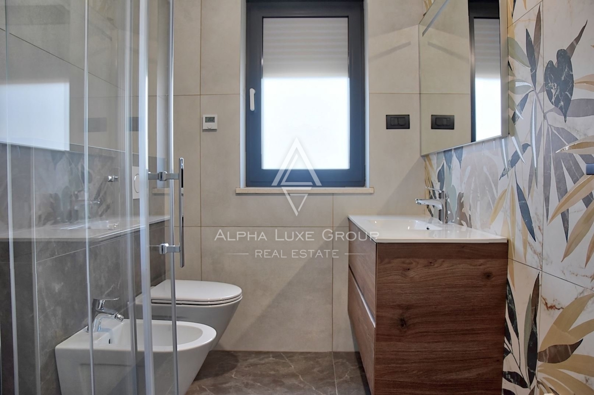Poreč - Ekskluzivni penthouse z garažo