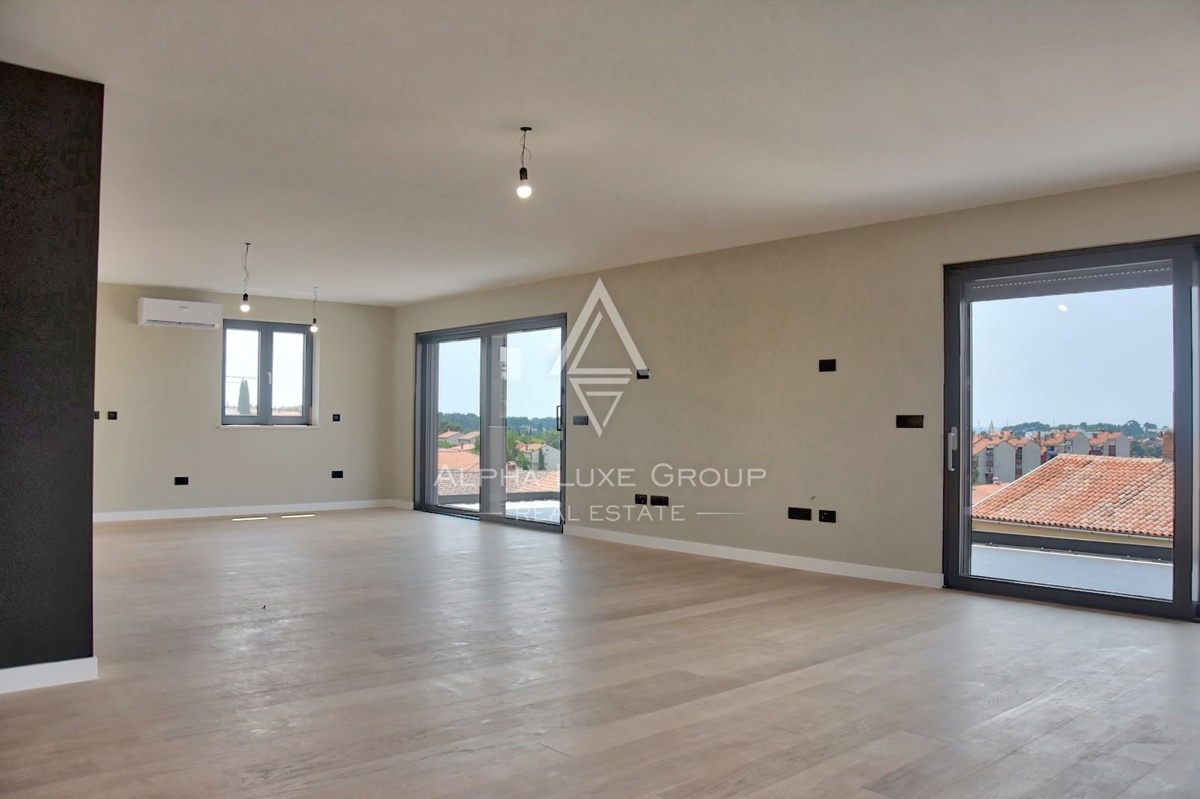 Poreč - Ekskluzivni penthouse z garažo