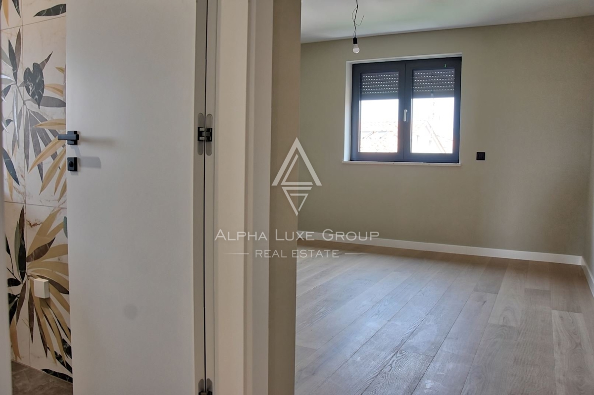 Poreč - Ekskluzivni penthouse z garažo