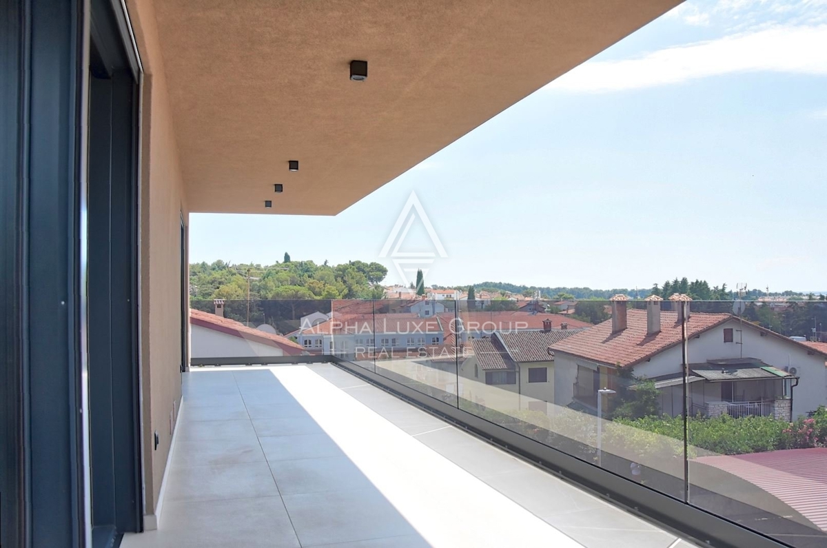 Poreč - Ekskluzivni penthouse z garažo