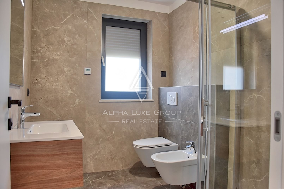 Poreč - Ekskluzivni penthouse z garažo